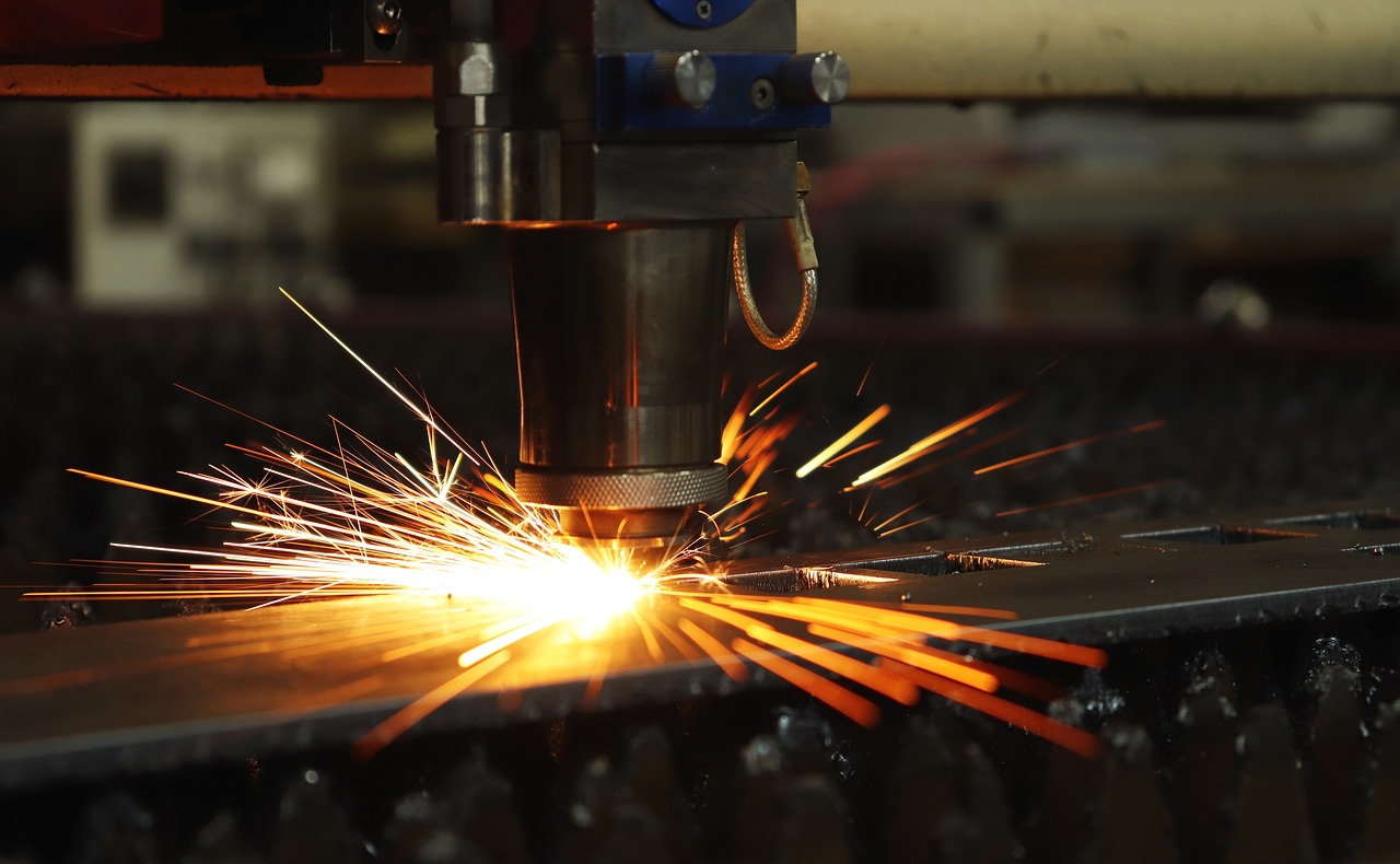 laser-sparks-flash-4398314 laser, sparks, flash-4398314.jpg